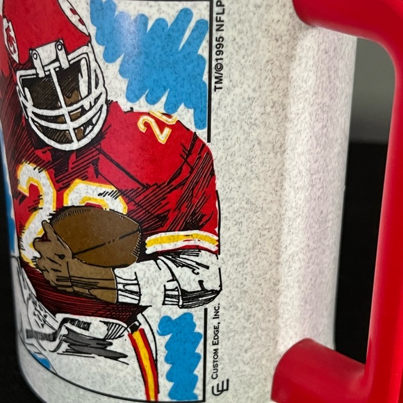 Vintage 95 Kansas City Chiefs KC Football Arrowhead Stadium Travel Mug Cup w Lid - Picture 5 of 10